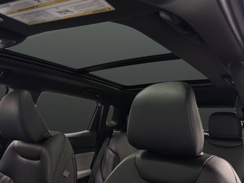 New 2026 Jeep Compass Latitude AWD/4WD image 12