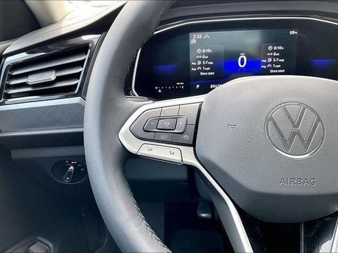 Used 2022 Volkswagen Jetta SE FWD image 11