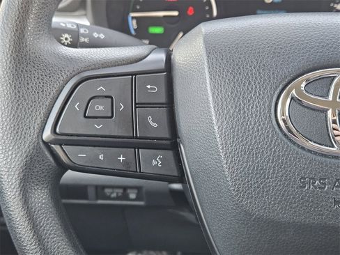 Used 2024 Toyota Sienna LE image 27
