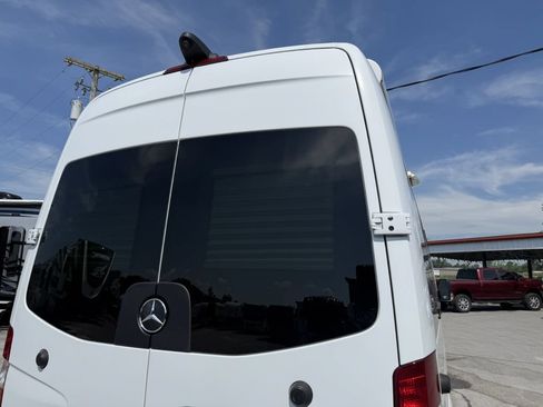 Used 2017 Mercedes-Benz Sprinter 3500 image 26