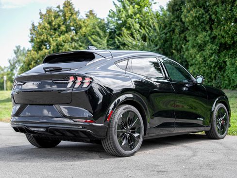 New 2025 Ford Mustang Mach-E GT image 5