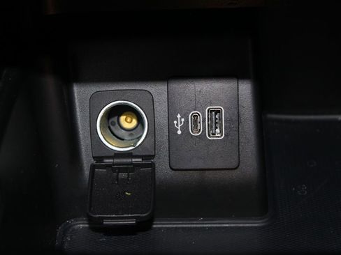 Used 2025 Ford Explorer ST-Line w/ ST-Line Street Pack image 49