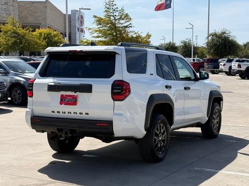 Used 2026 Toyota 4Runner SR5 AWD/4WD image 8