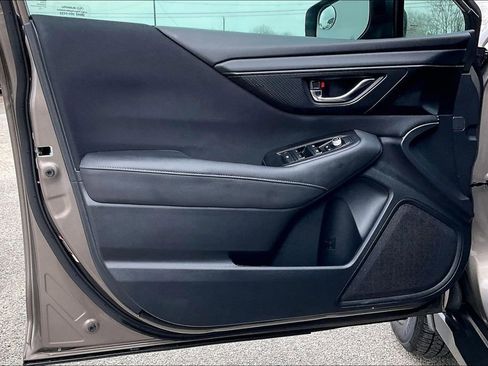 Used 2022 Subaru Outback Premium image 17