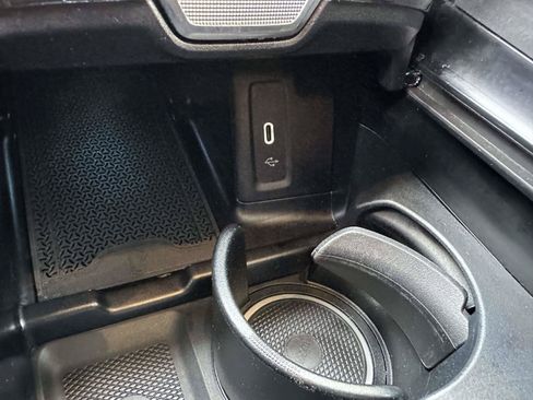 Used 2024 Mercedes-Benz GLC 300 4MATIC image 19