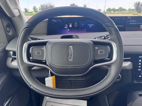 New 2025 Lincoln Navigator L Reserve image 9