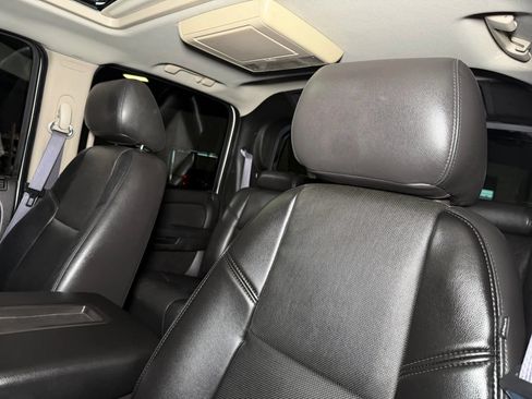 Used 2013 Chevrolet Avalanche LTZ RWD image 28