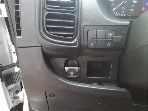 Used 2024 RAM ProMaster 2500 w/ Convenience Group image 14