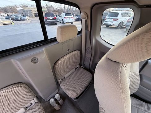 Used 2017 Nissan Frontier SV image 13