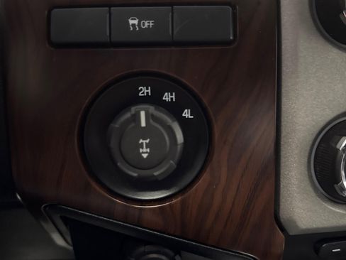 Used 2013 Ford F350 Lariat w/ Lariat Chrome Pkg image 16