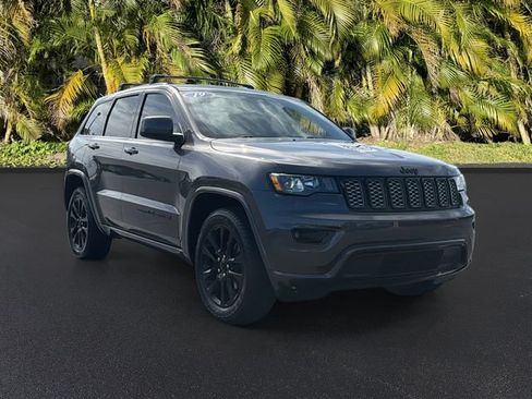 Used 2019 Jeep Grand Cherokee Altitude RWD image 2