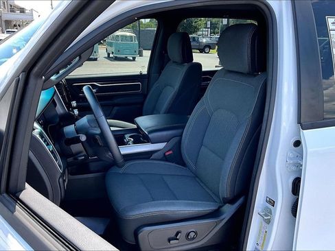 Used 2023 RAM 1500 Big Horn AWD/4WD image 24