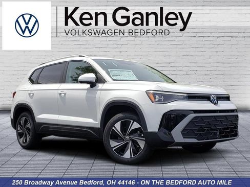 New 2026 Volkswagen Taos SE AWD/4WD image 1