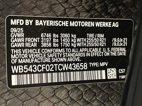 Used 2026 BMW iX xDrive45 w/ Premium Package AWD/4WD image 25