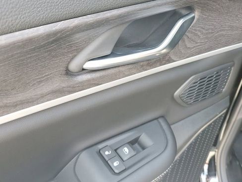 New 2025 Jeep Grand Cherokee Limited w/ Black Appearance Package image 18