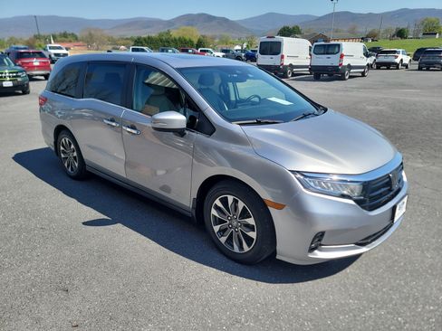 Used 2023 Honda Odyssey EX-L image 4