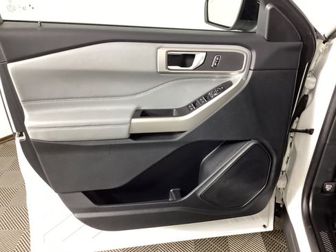 Used 2023 Ford Explorer XLT w/ Equipment Group 202A AWD/4WD image 19
