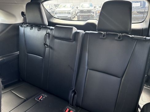 Used 2022 Toyota Highlander XLE FWD image 7