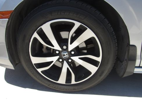 Used 2018 Honda Odyssey Elite image 5