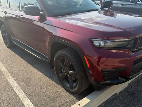 Used 2023 Jeep Grand Cherokee L Laredo AWD/4WD image 1