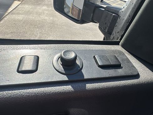 Used 2016 Ford F450 Platinum w/ Platinum Package image 19