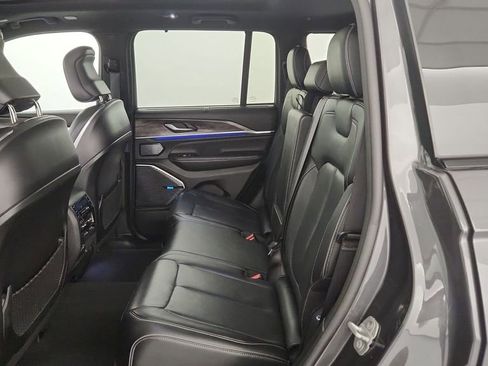 Used 2022 Jeep Grand Cherokee Overland w/ Adv Protech Group III image 36