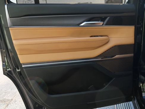 Used 2023 Jeep Grand Wagoneer Series III w/ Rear Seat Video Group 1 AWD/4WD image 55
