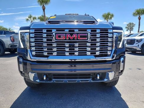 Used 2025 GMC Sierra 2500 Denali w/ Denali Reserve Package AWD/4WD image 10