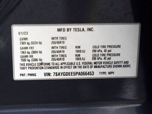 Used 2023 Tesla Model Y Long Range AWD/4WD image 32