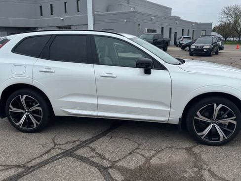 Used 2025 Volvo XC60 T8 Ultra w/ Protection Package Premier AWD/4WD image 4