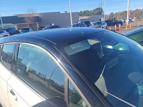 Used 2021 Toyota C-HR Limited image 8