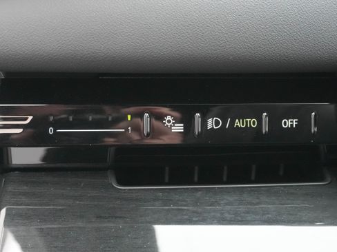 Certified 2025 BMW 530i xDrive w/ Premium Package image 15