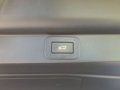 Used 2025 Land Rover Range Rover Long Wheelbase SE AWD/4WD image 13