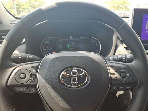 Used 2025 Toyota RAV4 XLE Premium image 22