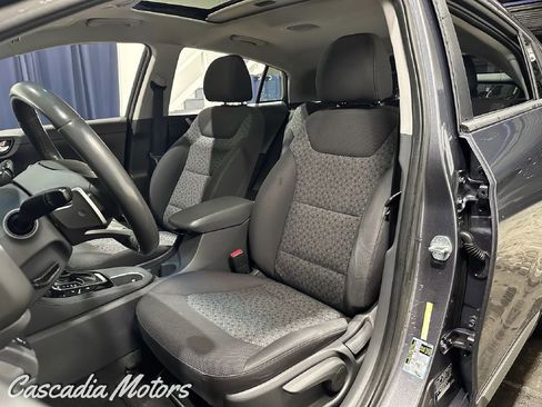 Used 2019 Hyundai Ioniq Plug-In Hybrid image 7