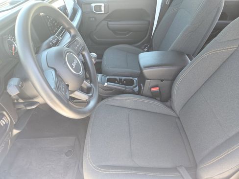 Used 2025 Jeep Wrangler Unlimited Sport AWD/4WD image 16