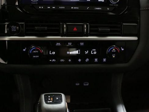 New 2025 Nissan Pathfinder SV image 12