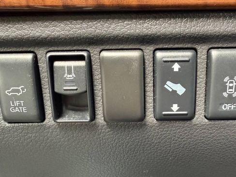 Used 2015 Nissan Armada Platinum w/ 2nd Row Captain Seat Package AWD/4WD image 17