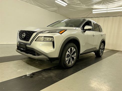 Used 2023 Nissan Rogue SV image 7