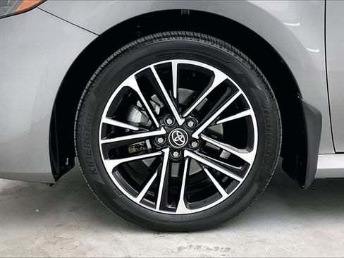 Used 2025 Toyota Camry XLE image 10