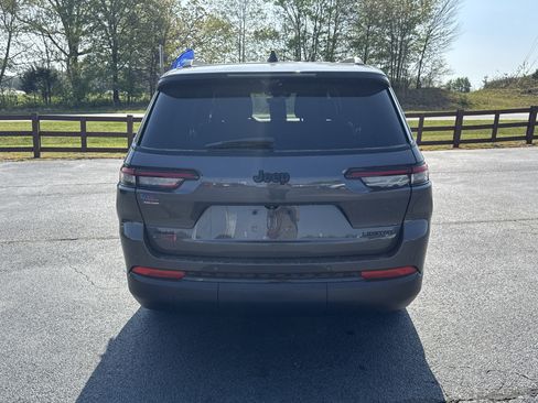 Used 2024 Jeep Grand Cherokee L Limited w/ Luxury Tech Group II image 6