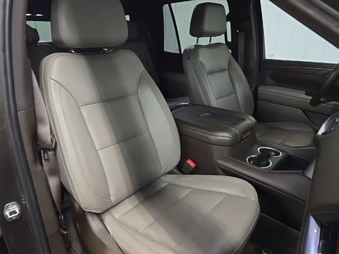 Used 2021 Chevrolet Tahoe LT w/ LT Signature Package AWD/4WD image 15