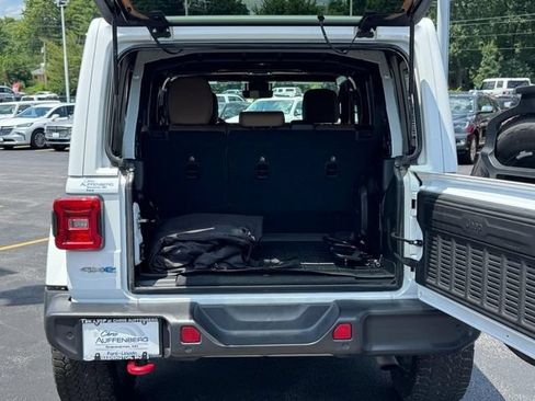 Used 2021 Jeep Wrangler Unlimited Sahara w/ Cold Weather Group AWD/4WD image 5