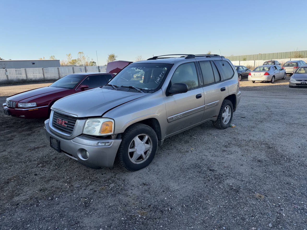 Used 2002 GMC Envoy SLE AWD/4WD image 1