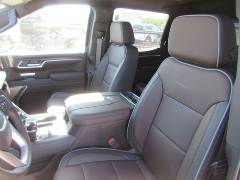 New 2026 GMC Sierra 1500 Denali w/ Denali Reserve Package AWD/4WD image 13