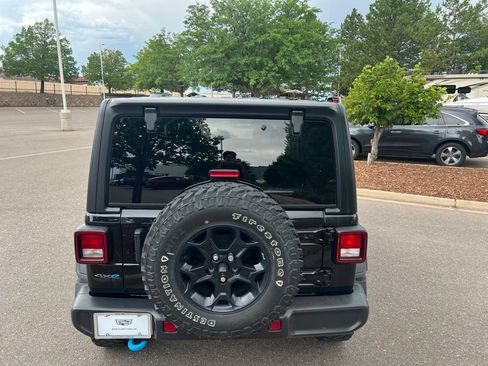 Used 2023 Jeep Wrangler Unlimited w/ Cold Weather Group AWD/4WD image 4