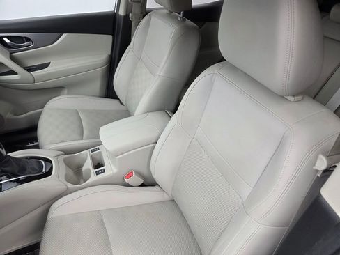 Used 2020 Nissan Rogue Sport SV w/ Technology Package image 11