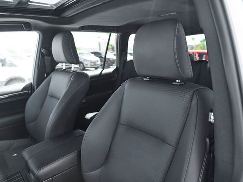 Used 2023 Lexus GX 460 Premium w/ Premium Plus Package AWD/4WD image 39