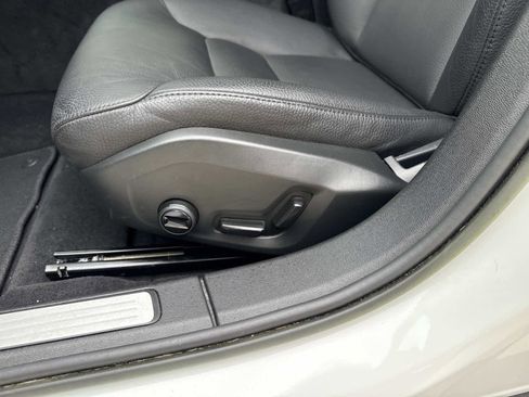 Used 2023 Volvo V60 B5 Cross Country Plus image 17