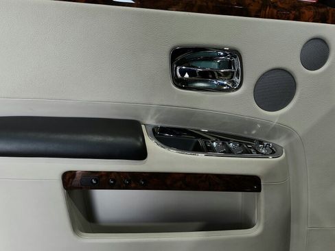 Used 2013 Rolls-Royce Ghost RWD image 28